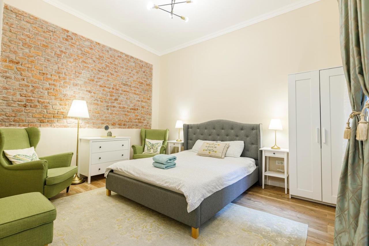 Beautiful Apartment In Heart Of Historical Center Тімішоара Екстер'єр фото