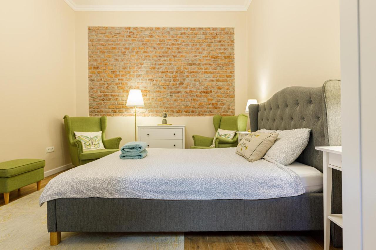 Beautiful Apartment In Heart Of Historical Center Тімішоара Екстер'єр фото